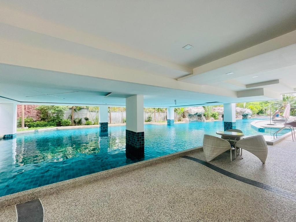 Club Royal Wongamat By Pattaya Sunny RentalsfacilitiesSwimming Pool17