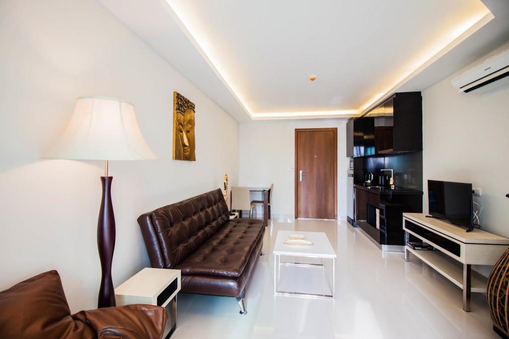 Club Royal Wongamat By Pattaya Sunny Rentalsrooms1 Bedroom Apartment Interior View2