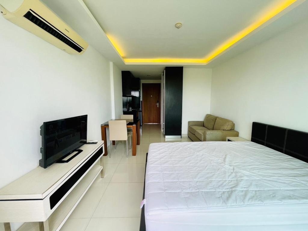 Club Royal Wongamat By Pattaya Sunny Rentalsroomsrooms Image 33
