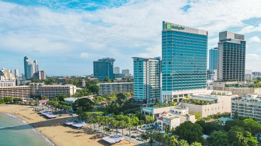 Holiday Inn PattayapropertyviewsExterior View6