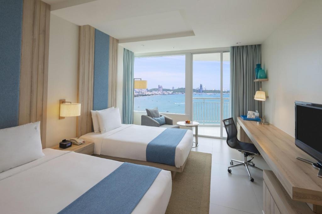 Holiday Inn Pattayaroomsrooms Image 1616