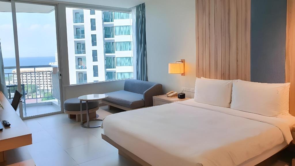 Holiday Inn Pattayaroomsrooms Image 3535