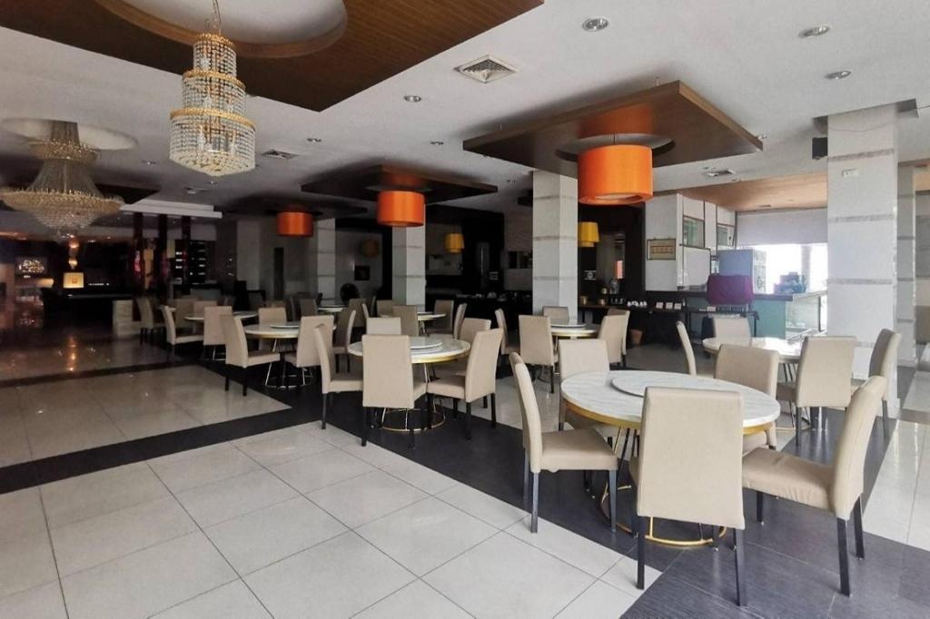 Suncity Hotel Pattaya  Dining  Restaurant 2