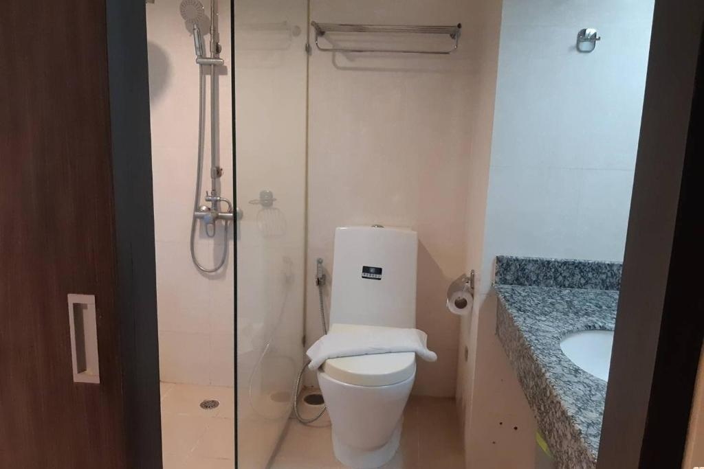 Suncity Hotel Pattaya  Facilities  Bathroom 14