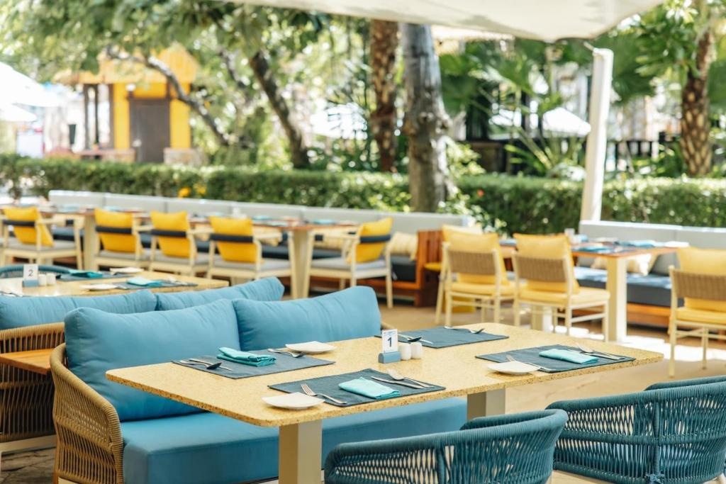 Centara Grand Mirage Beach Resort PattayadiningRestaurant12