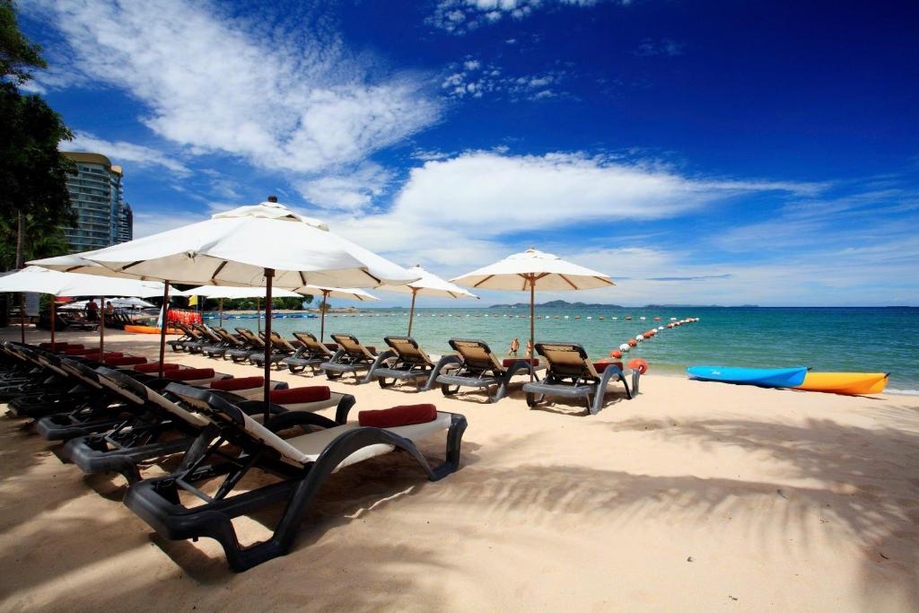Centara Grand Mirage Beach Resort PattayafacilitiesBeach4