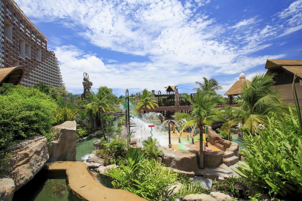 Centara Grand Mirage Beach Resort PattayafacilitiesSwimming Pool Outdoor10
