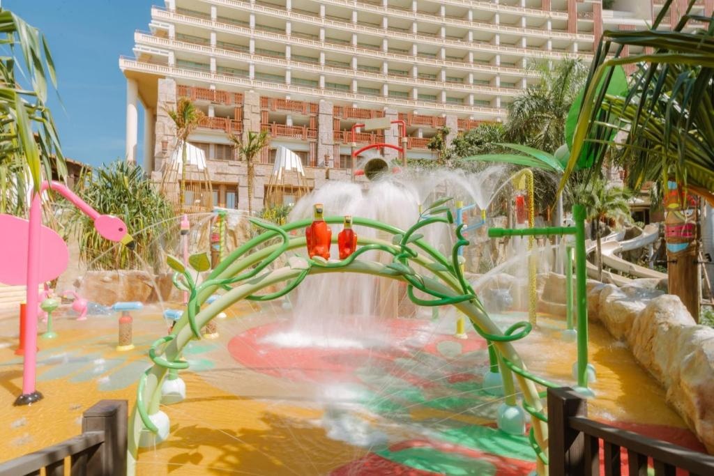 Centara Grand Mirage Beach Resort PattayafacilitiesWater Park13
