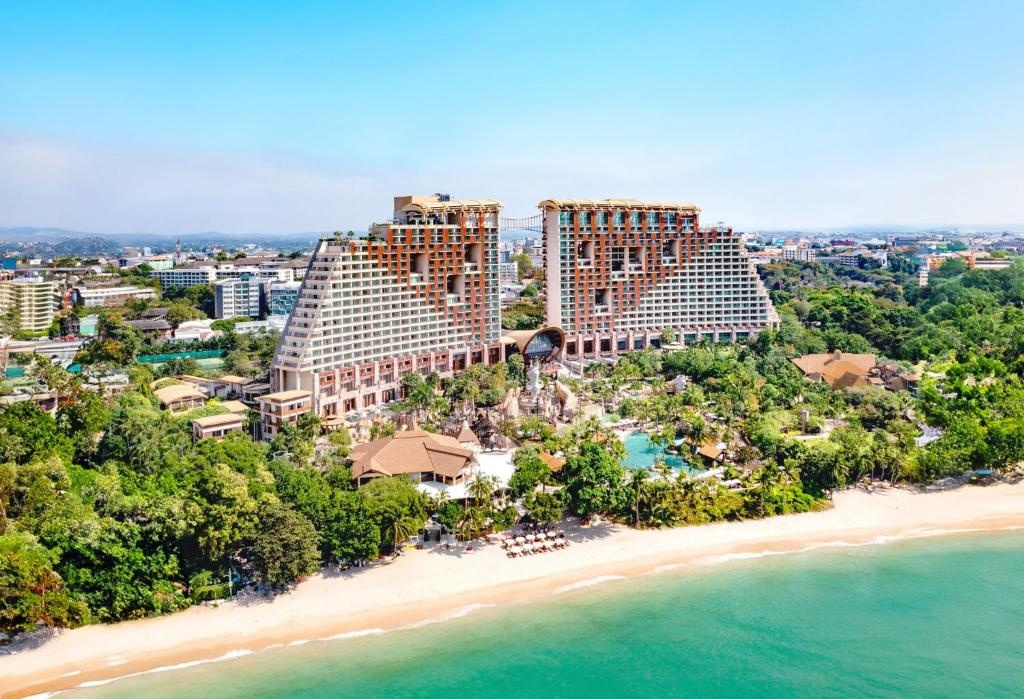 Centara Grand Mirage Beach Resort PattayapropertyviewsExterior View1