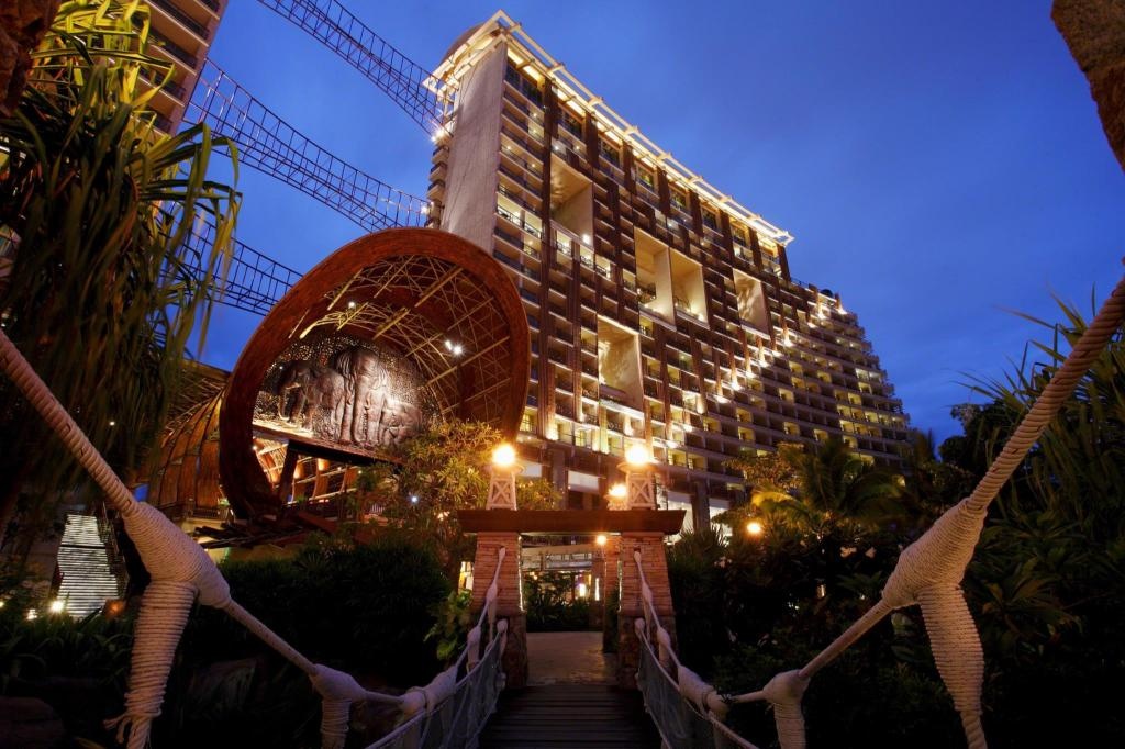 Centara Grand Mirage Beach Resort PattayapropertyviewsExterior View10