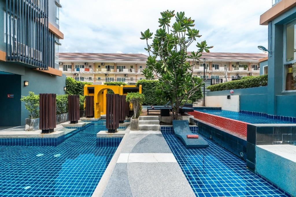 The Grass Serviced Suites By At MindfacilitiesSwimming Pool Outdoor20