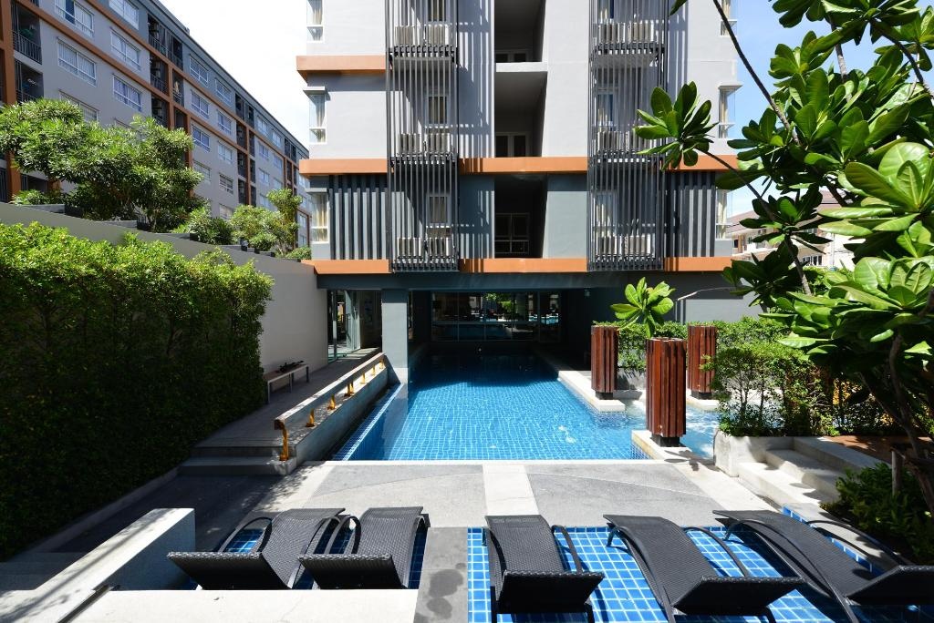 The Grass Serviced Suites By At MindfacilitiesSwimming Pool15