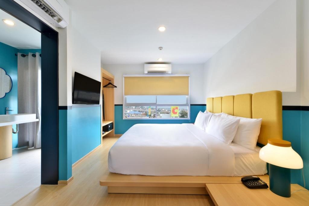 The Grass Serviced Suites By At MindroomsDeluxe King Room Plan11