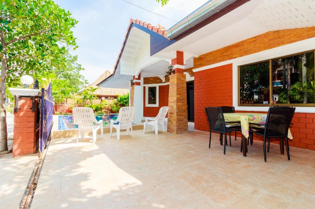 GARDEN VILLA PATTAYA HOLIDAY HOUSEfacilitiesBalconyterrace3