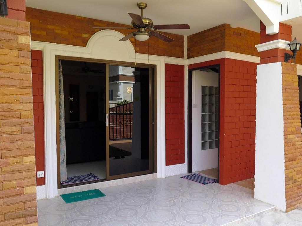 GARDEN VILLA PATTAYA HOLIDAY HOUSEpropertyviewsEntrance2