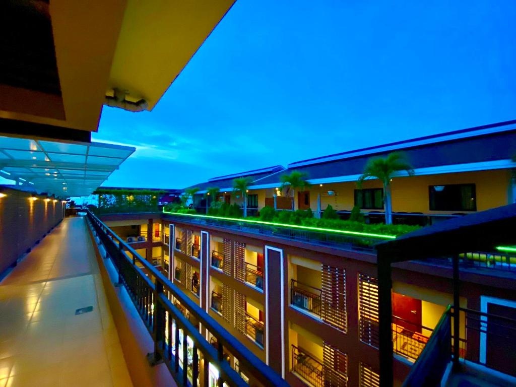Baywalk ResidencediningRestaurant2
