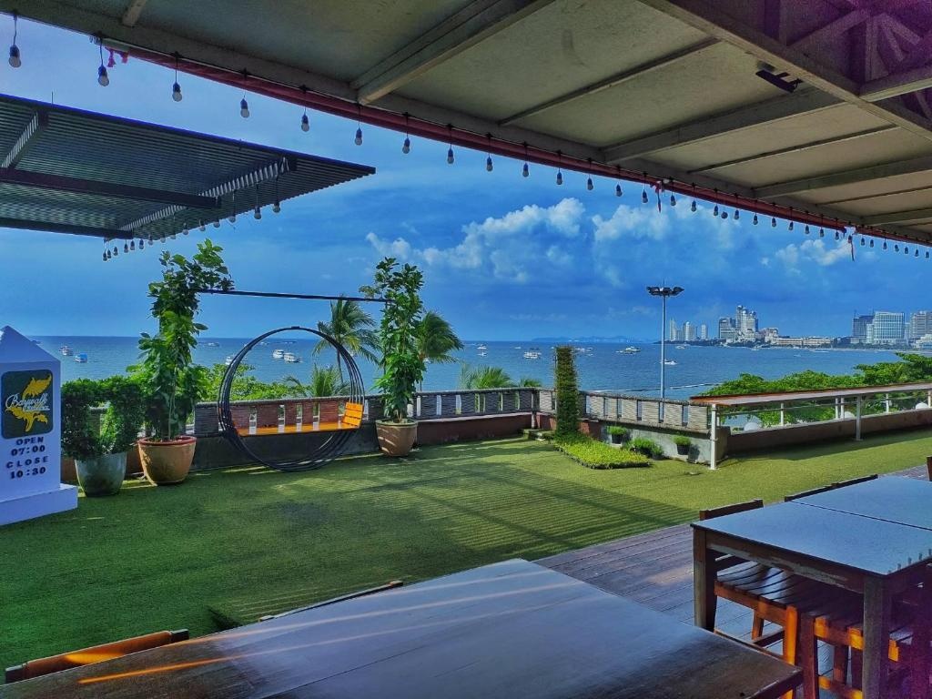 Baywalk ResidencediningRestaurant8