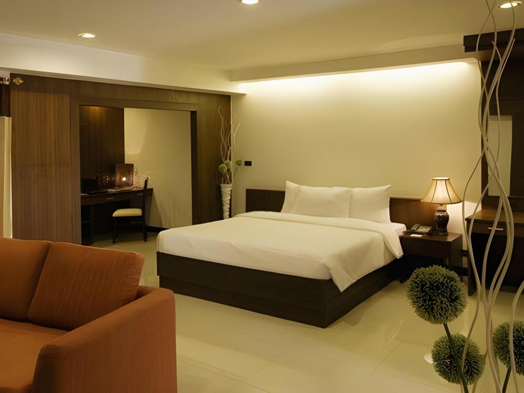Baywalk Residenceroomsrooms Image 2323