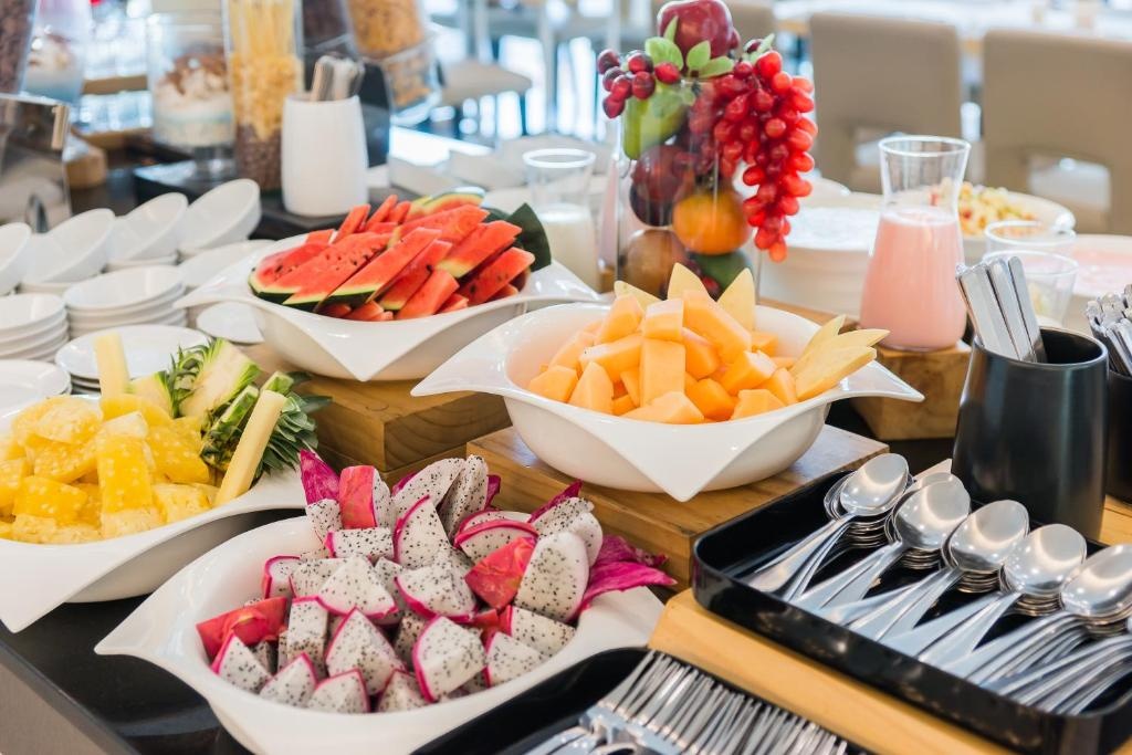 Hotel J PattayadiningFood And Beverages5