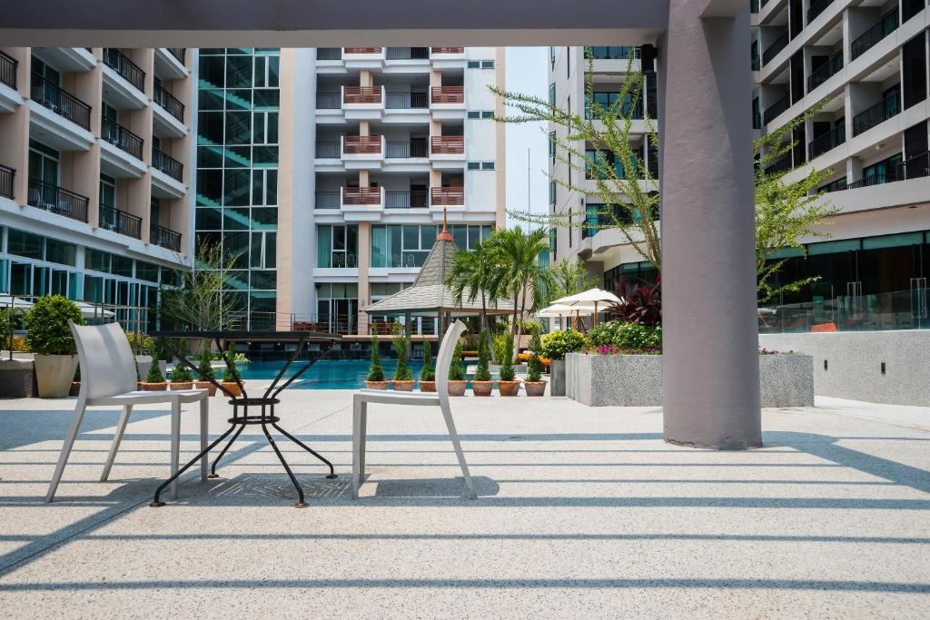 Hotel J PattayafacilitiesBalconyterrace8