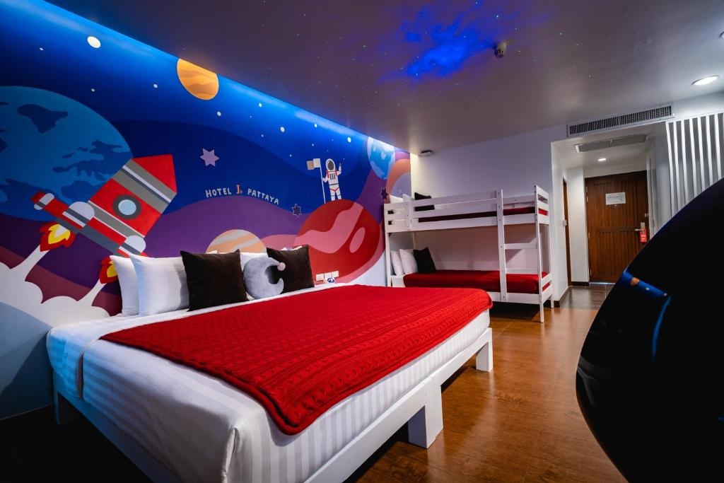 Hotel J Pattayaroomsrooms Image 3737