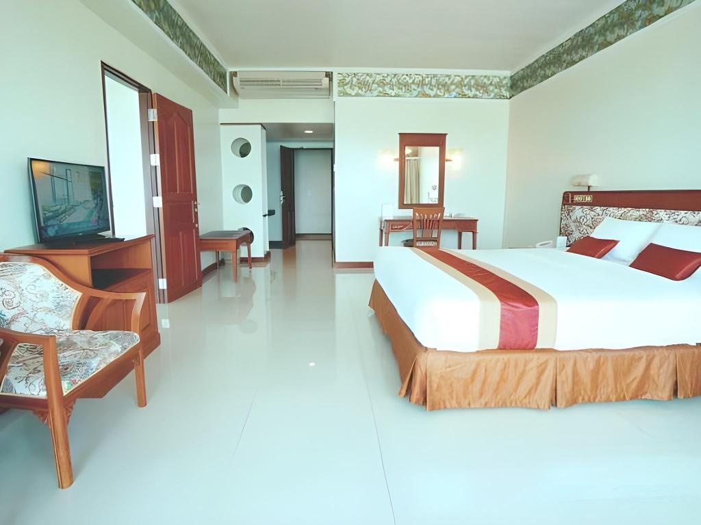Pattaya Park Beach Resortroomsrooms Image 1414