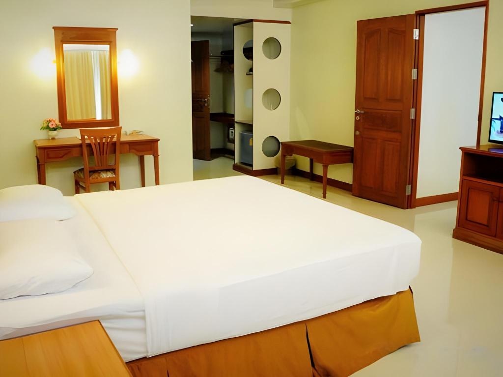 Pattaya Park Beach Resortroomsrooms Image 1717