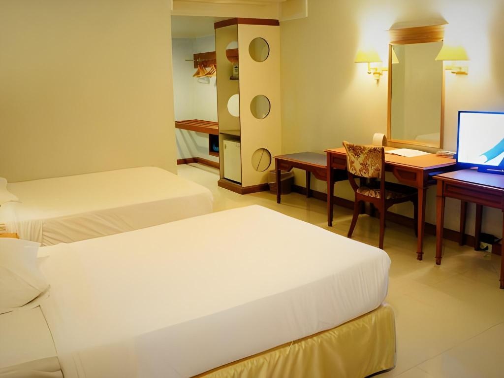 Pattaya Park Beach Resortroomsrooms Image 1919