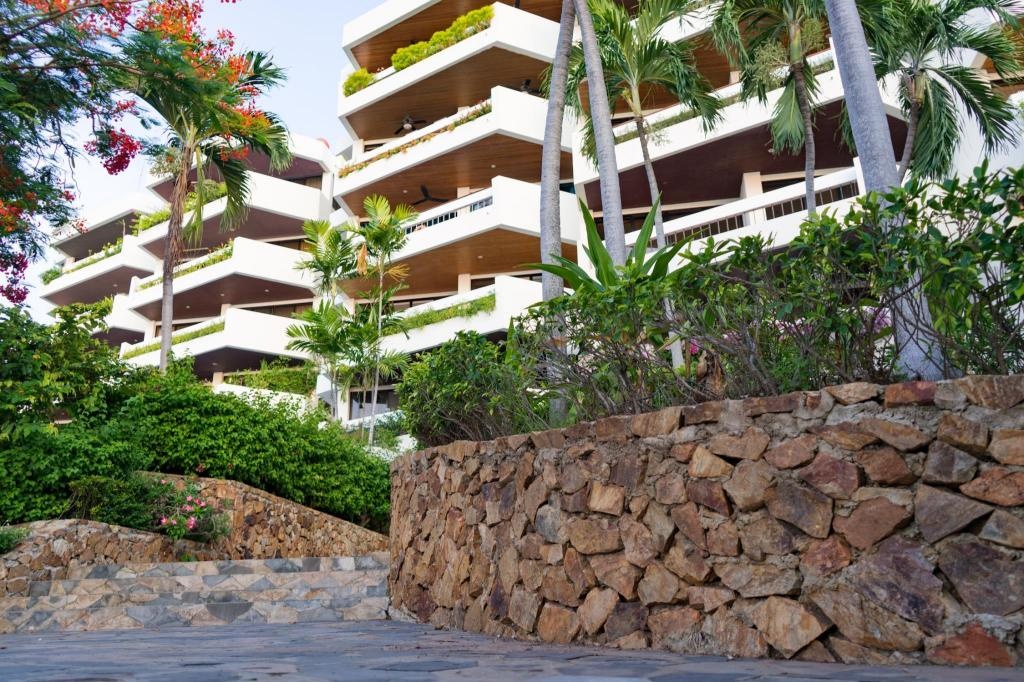 Luxury Beachfront Large SuitepropertyviewsExterior View6