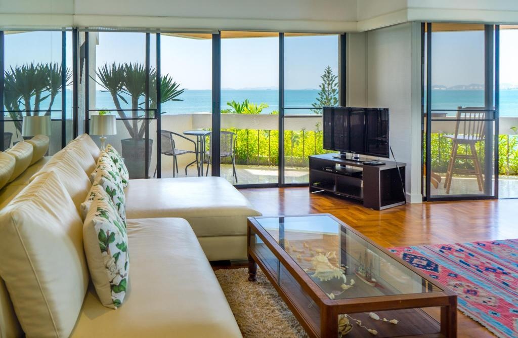 Luxury Beachfront Large SuitepropertyviewsInterior View2