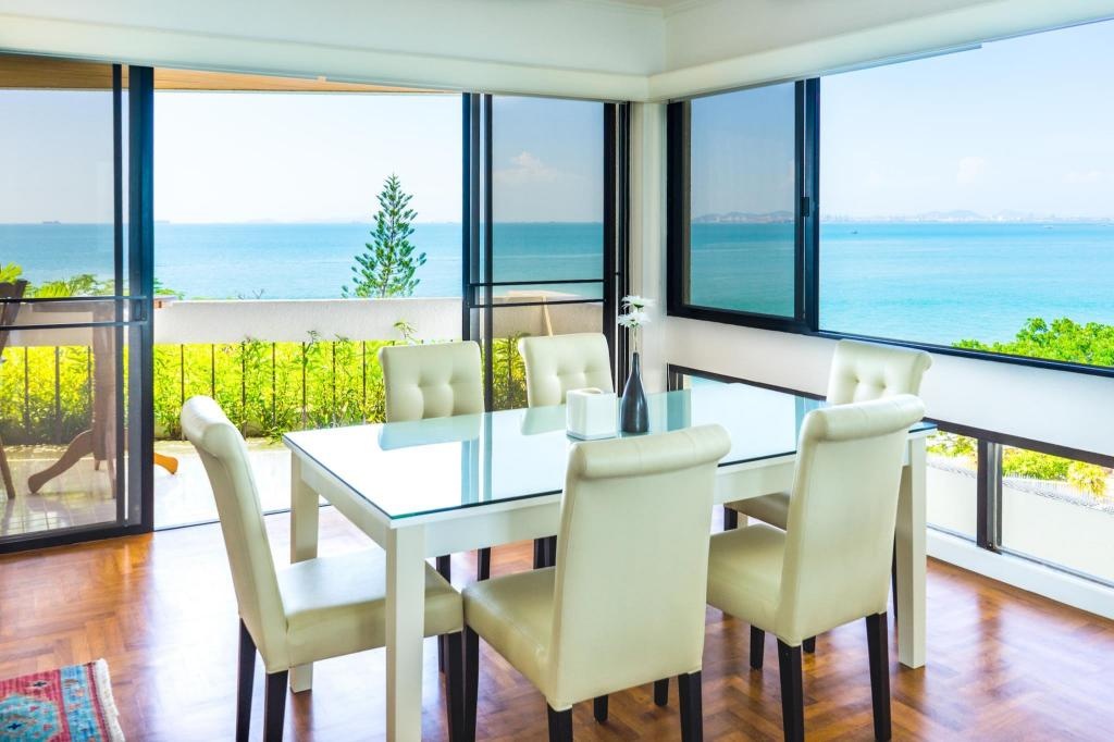 Luxury Beachfront Large SuitepropertyviewsInterior View3