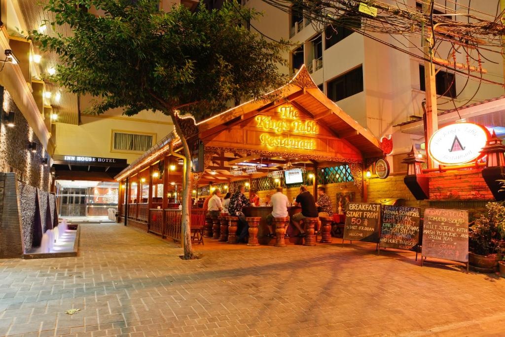 Inn HousediningRestaurant1