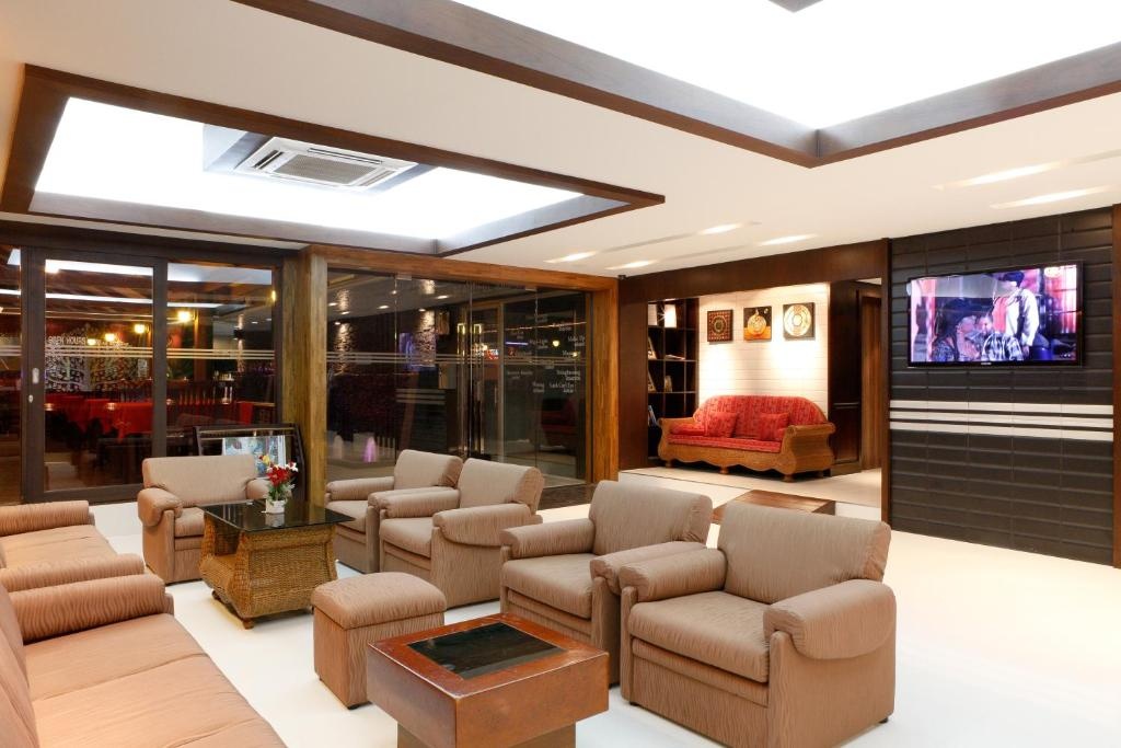 Inn HousepropertyviewsLobby3