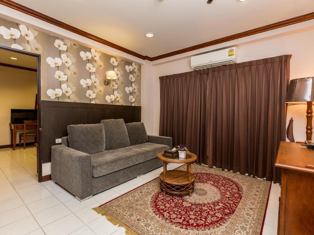 Inn HouseroomsSuite Room Plan4