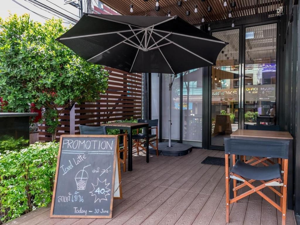 Mooks ResidencediningCoffee Shop2