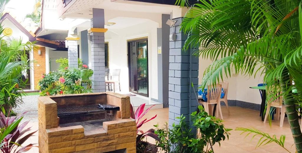 CORNER VILLA PATTAYA HOLIDAY HOUSEfacilitiesFireplace2