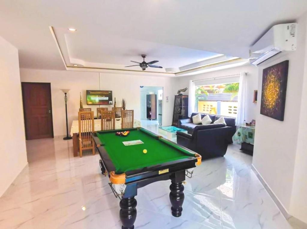 CORNER VILLA PATTAYA HOLIDAY HOUSEpropertyviewsInterior View3