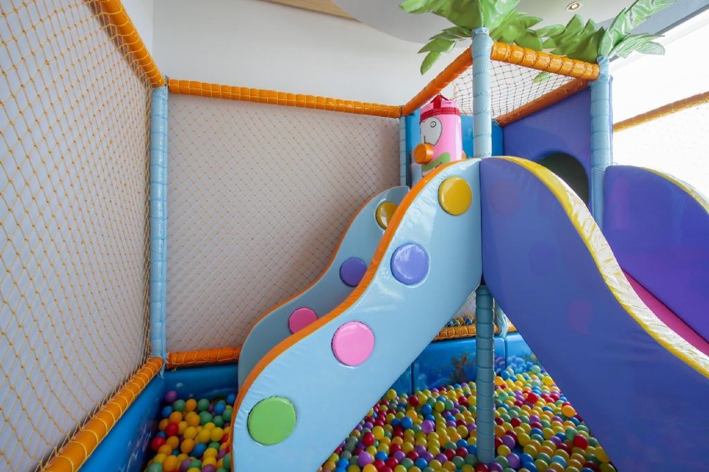 White Sand Beach Residences PattayafacilitiesKids Areas42