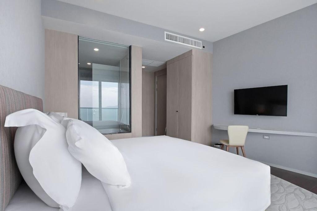 White Sand Beach Residences Pattayaroomsrooms Image 1818