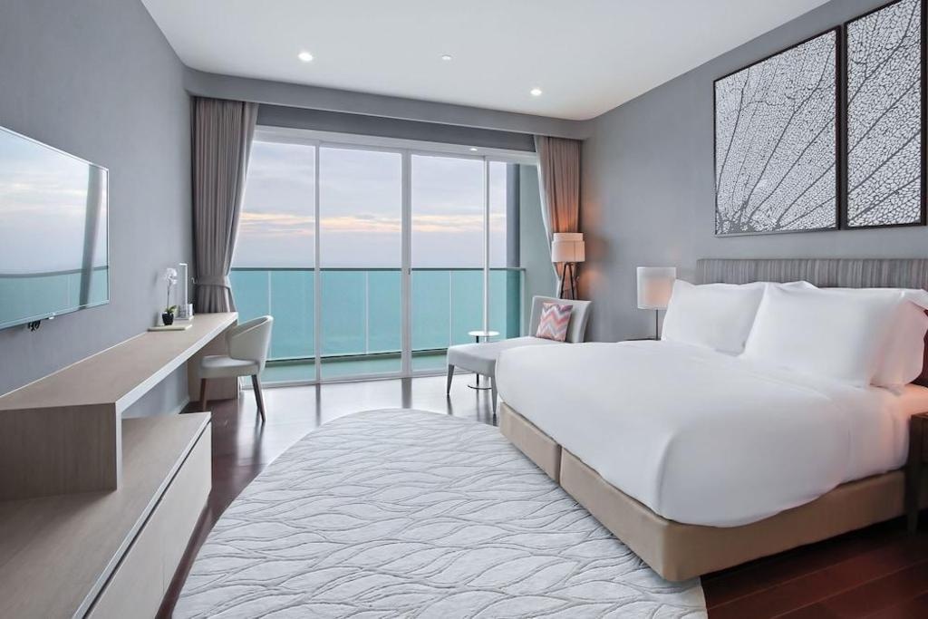 White Sand Beach Residences Pattayaroomsrooms Image 44