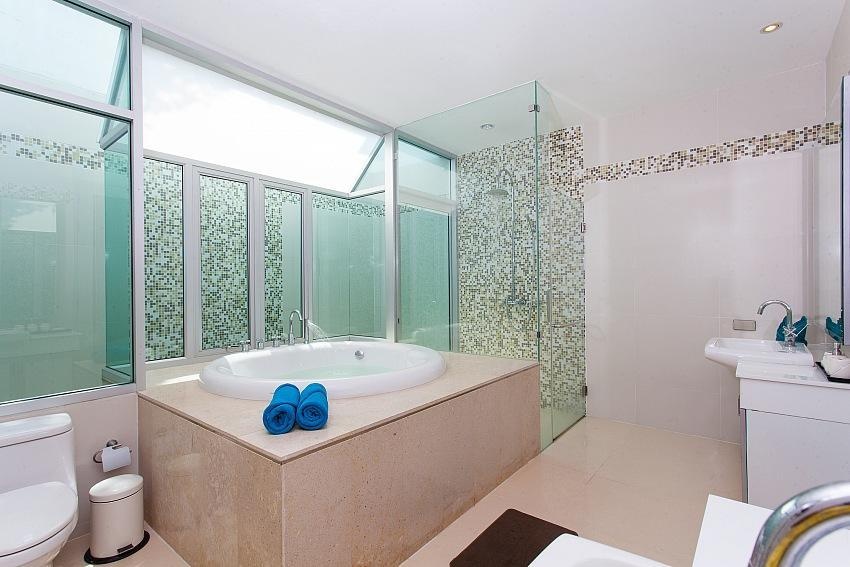 Villa Jomtien Waree9 6Bed PoolVilla In Na Pattaya Facilitiesgallery Image 8 8