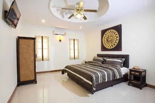 Villa Patiharn 7BR Pool And Games Room Pattayaroomsrooms Image 22