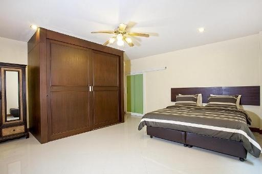Villa Patiharn 7BR Pool And Games Room Pattayaroomsrooms Image 77