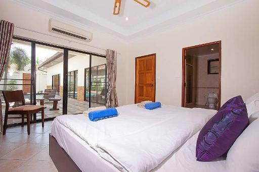 Villa Majestic 40 2 Bed Pattaya Pool On Pratumnakroomsrooms Image 11
