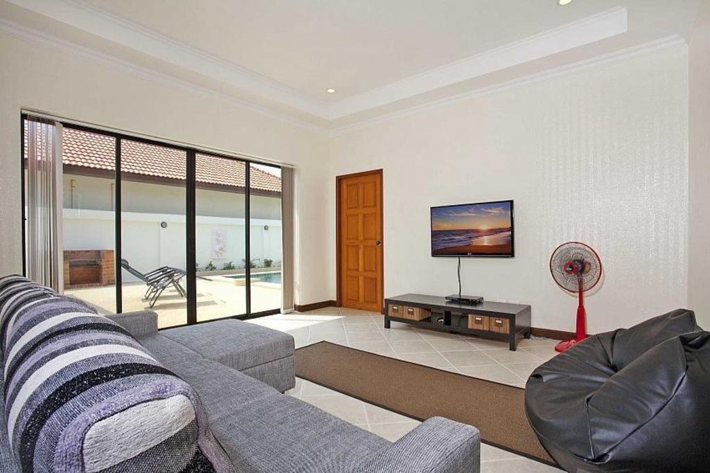 2BR Pool Villa Insignia Cosy Beach Pattayaroomsrooms Image 22