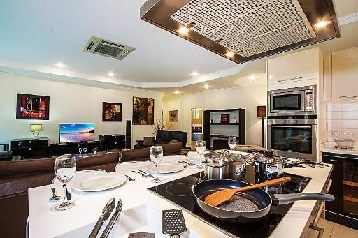 Villa Majestic63 3Bed PoolVilla Pratumnak Pattayadiningdining Image 11