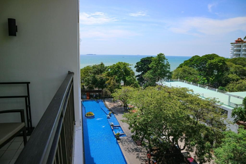 Cosy Beach HotelfacilitiesBalconyterrace49