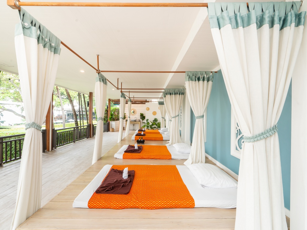 Cosy Beach HotelfacilitiesMassage57