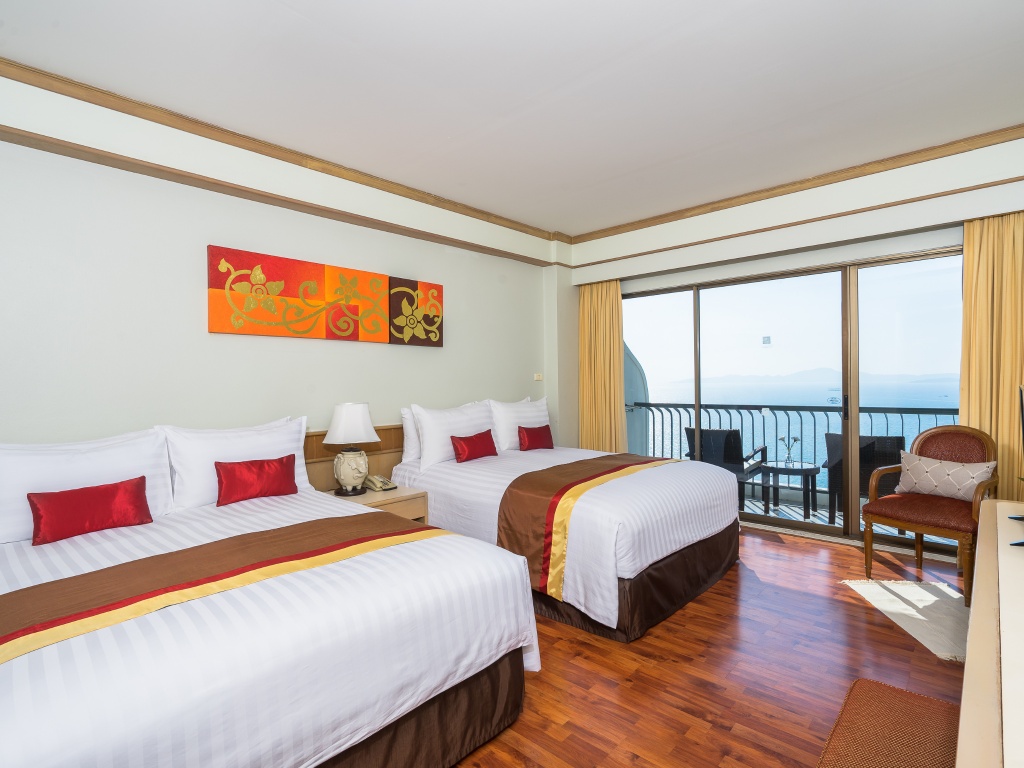 Cosy Beach HotelroomsSuperior Sea View Family Room Room Plan6