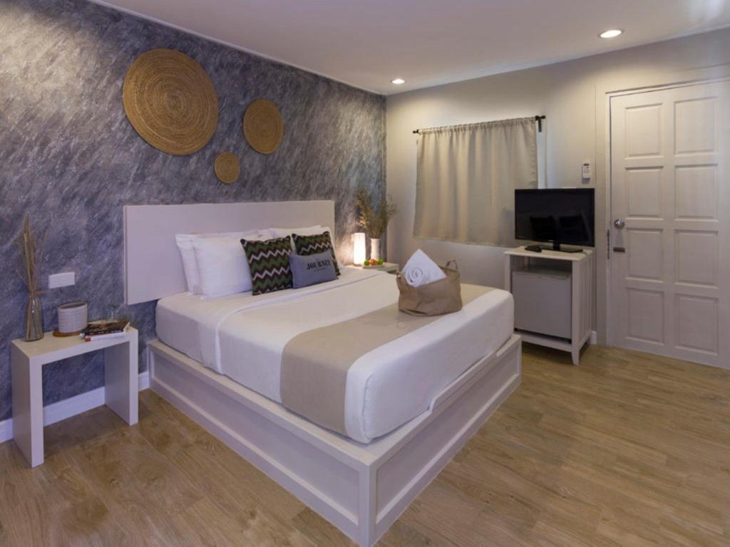 Lets Hyde Pattaya Resort VillasroomsDeluxe Garden Villa View3